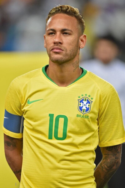 则在中前场 则在中前场